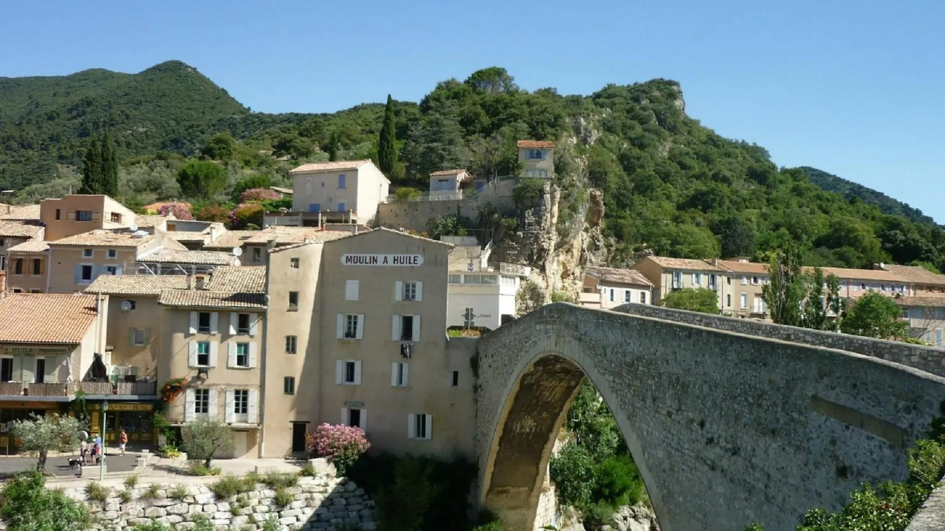 Le Serre Du Sud Pierrelatte